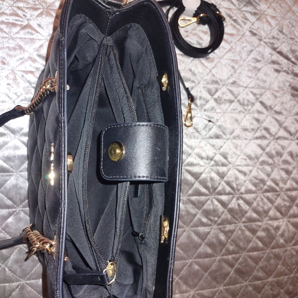 NWOT. Nine West Black Quilted Tote. 👛👛💞 - Picture 7 of 9